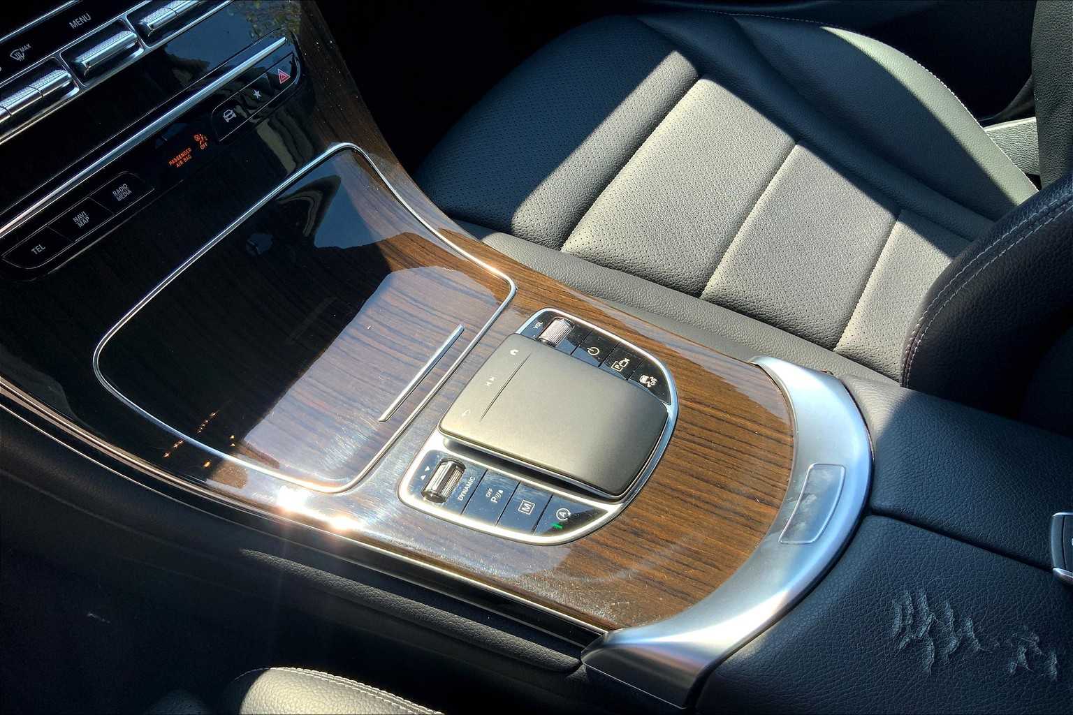 2021 Mercedes Benz GLC 300 photo 16