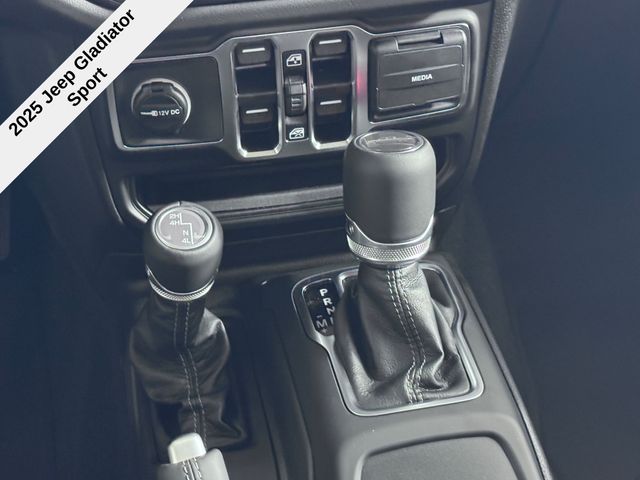 2025 Jeep Gladiator Sport Texas Trail photo 24