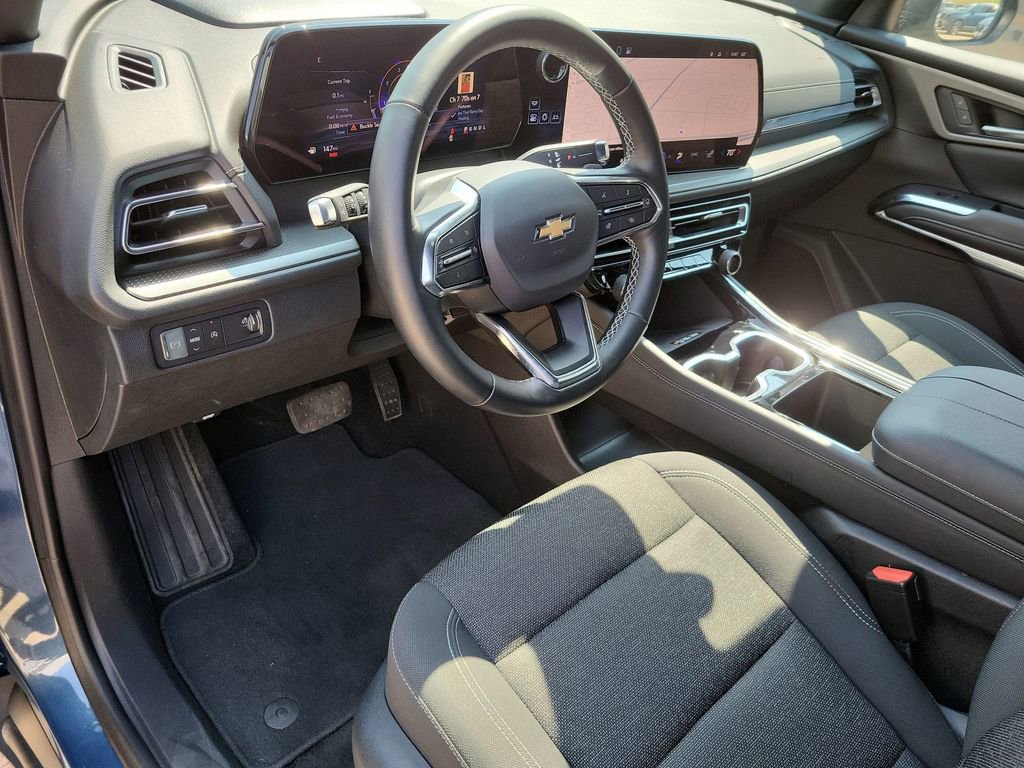 2025 Chevrolet Traverse photo 10