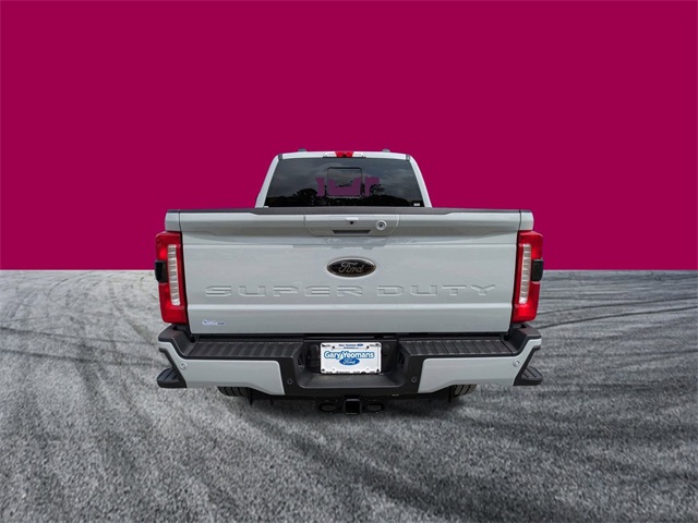 2025 Ford F-350 Lariat photo 4