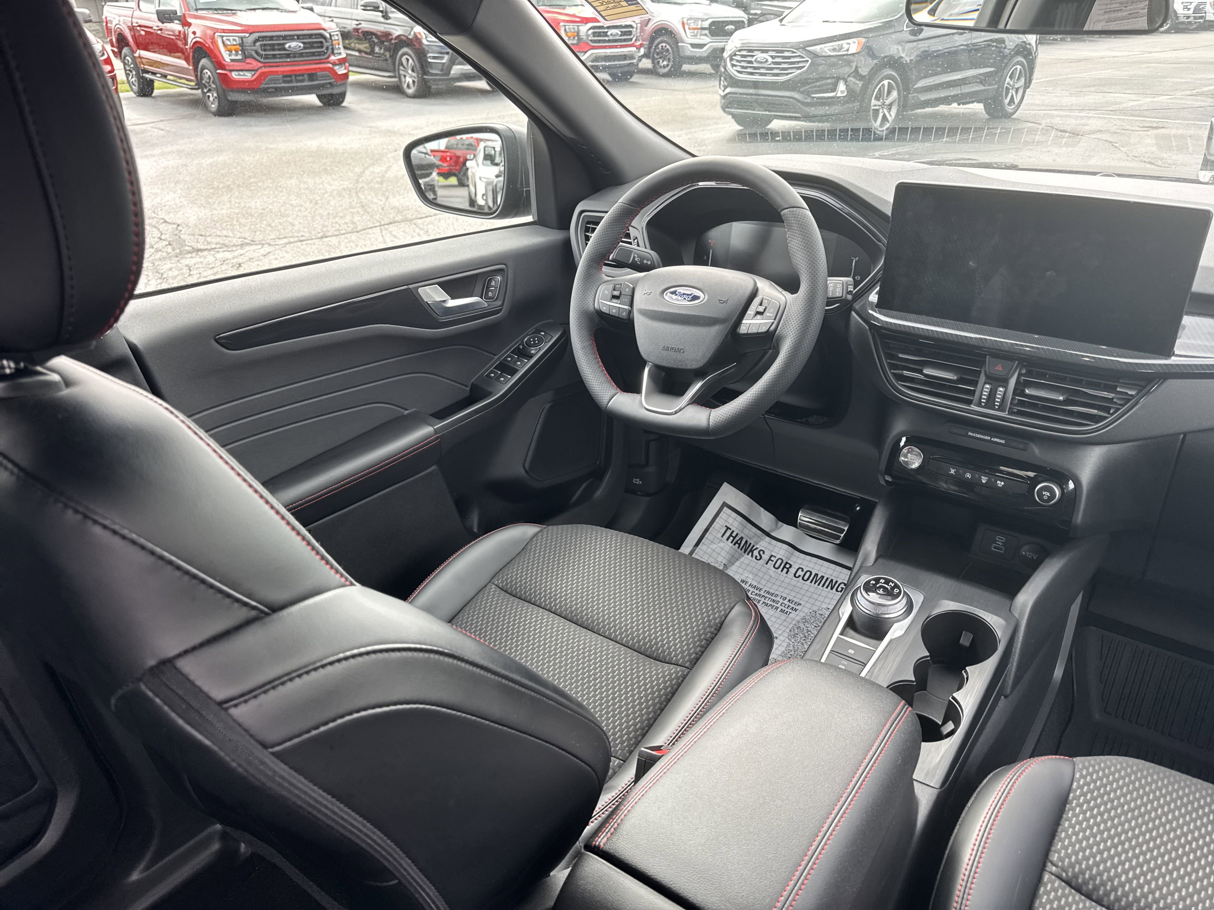 2023 Ford Escape ST-Line photo 9