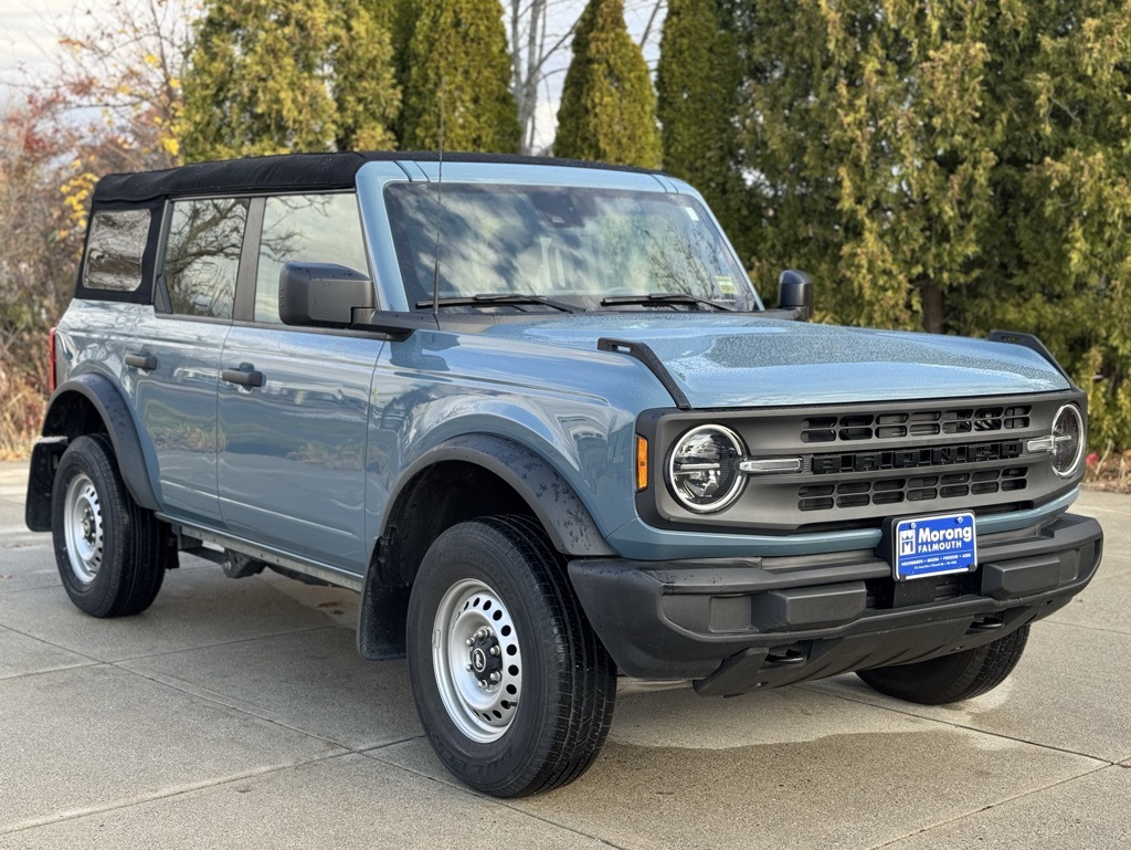 2023 Ford Bronco 4-Door Base's photo