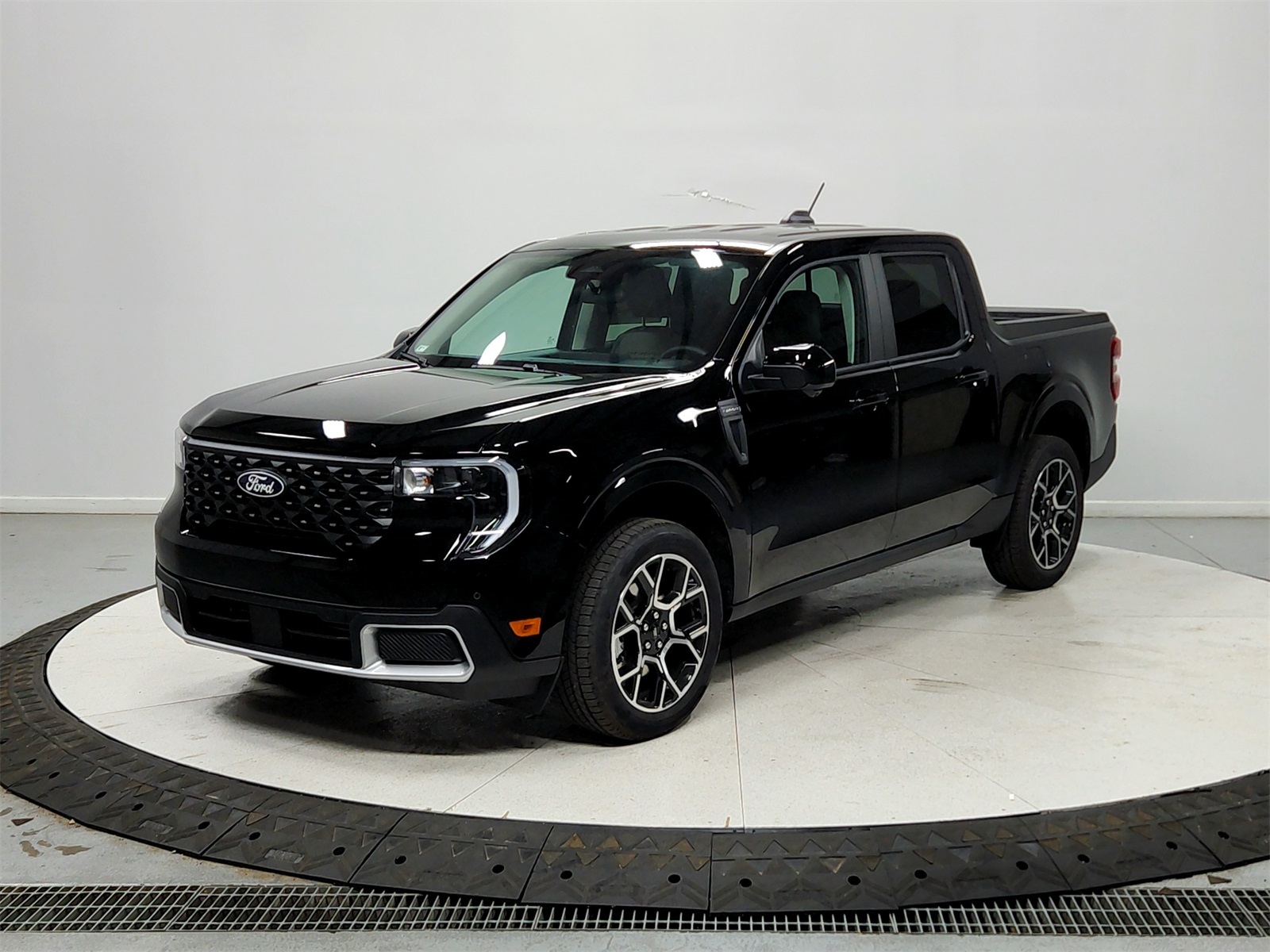 2025 Ford Maverick Lariat photo 2