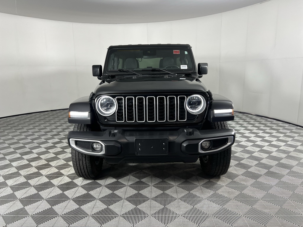 2024 Jeep Wrangler Sahara photo 4