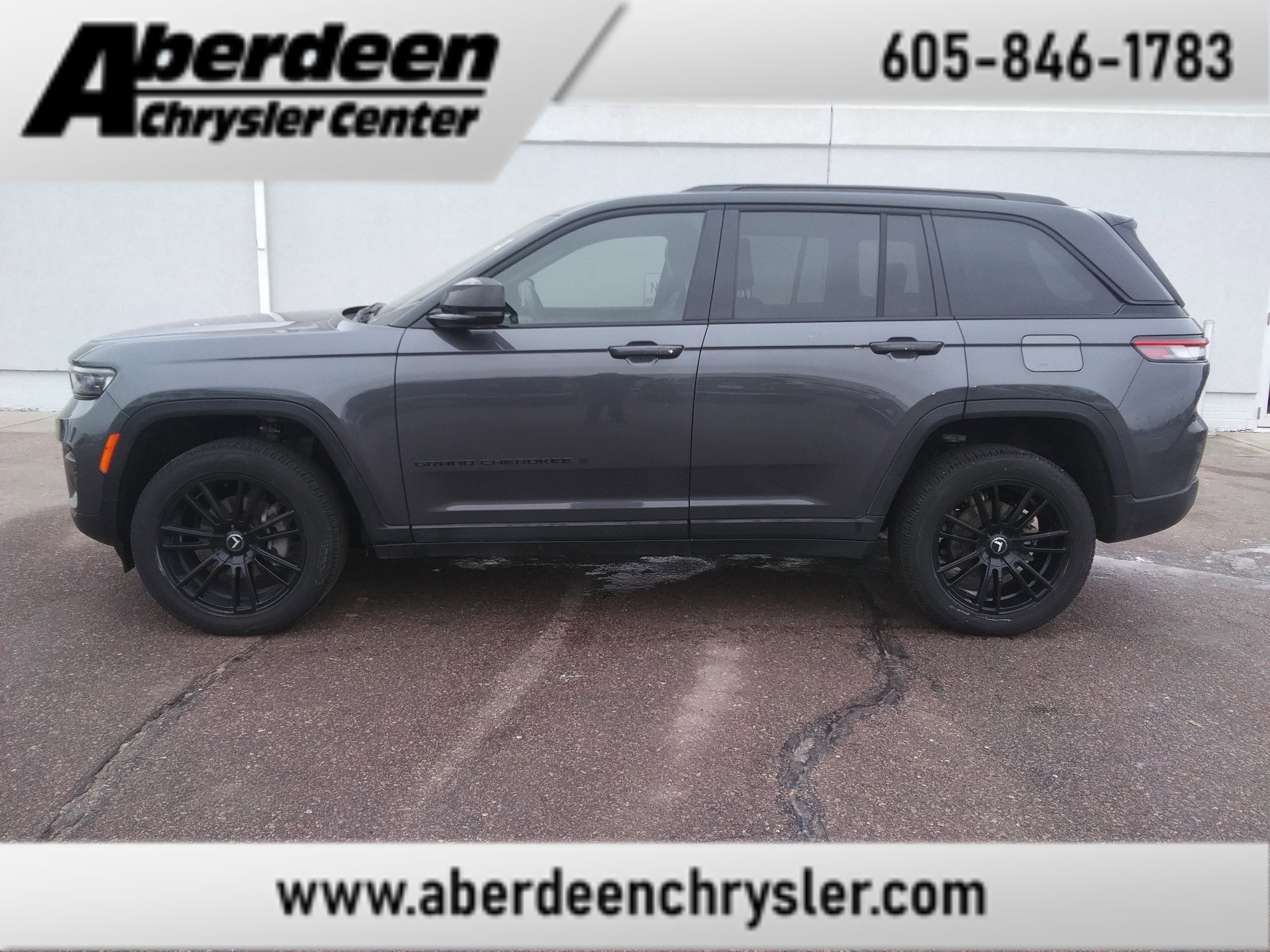 2022 Jeep Grand Cherokee Altitude's photo