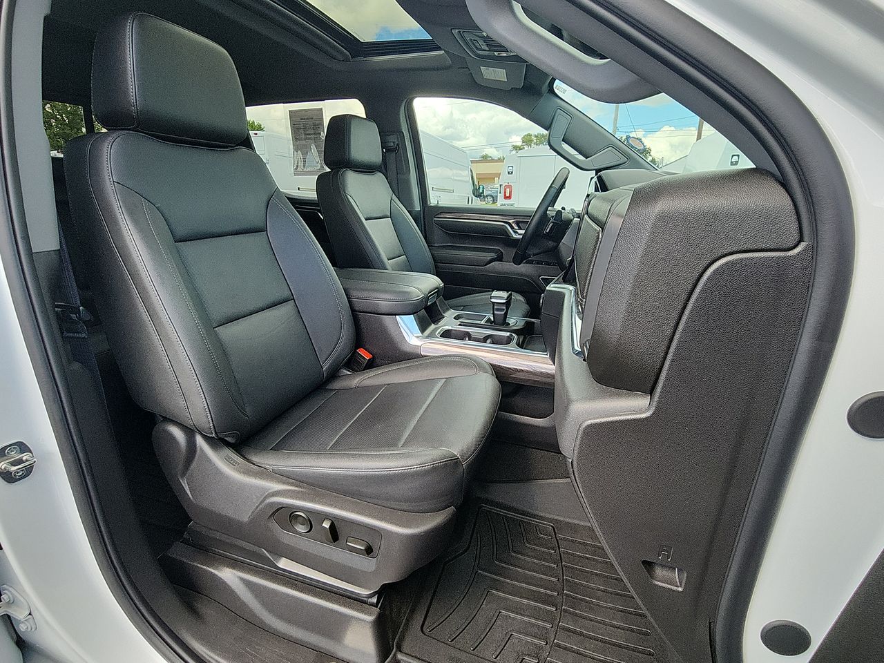 2024 Chevrolet Silverado 1500 LTZ photo 23