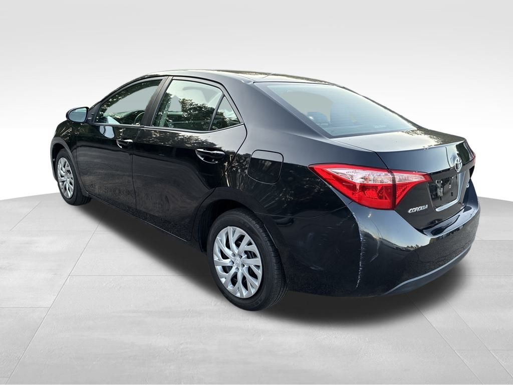 2019 Toyota Corolla L photo 3