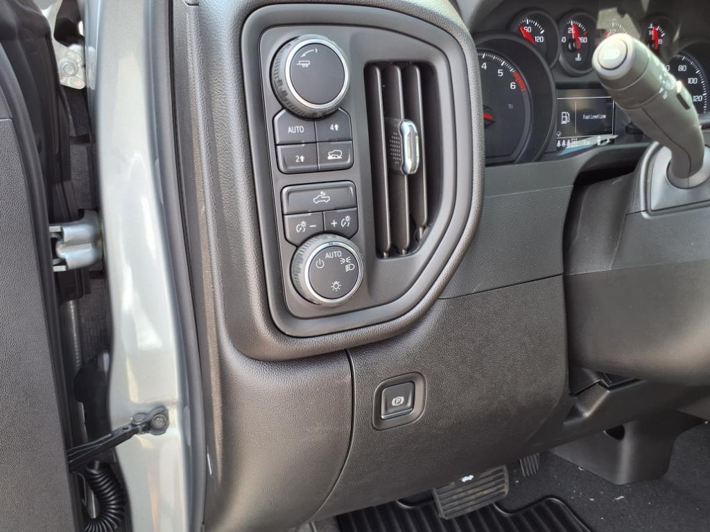 2026 Chevrolet Silverado 1500 Custom photo 15