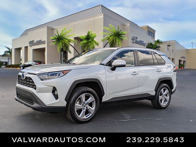 2021 Toyota RAV4 XLE Premium's photo