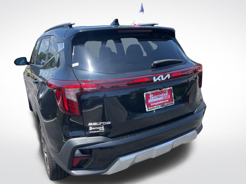2024 Kia Seltos SX photo 11