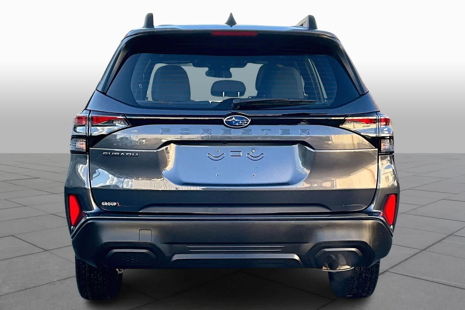 2025 Subaru Forester Base photo 4