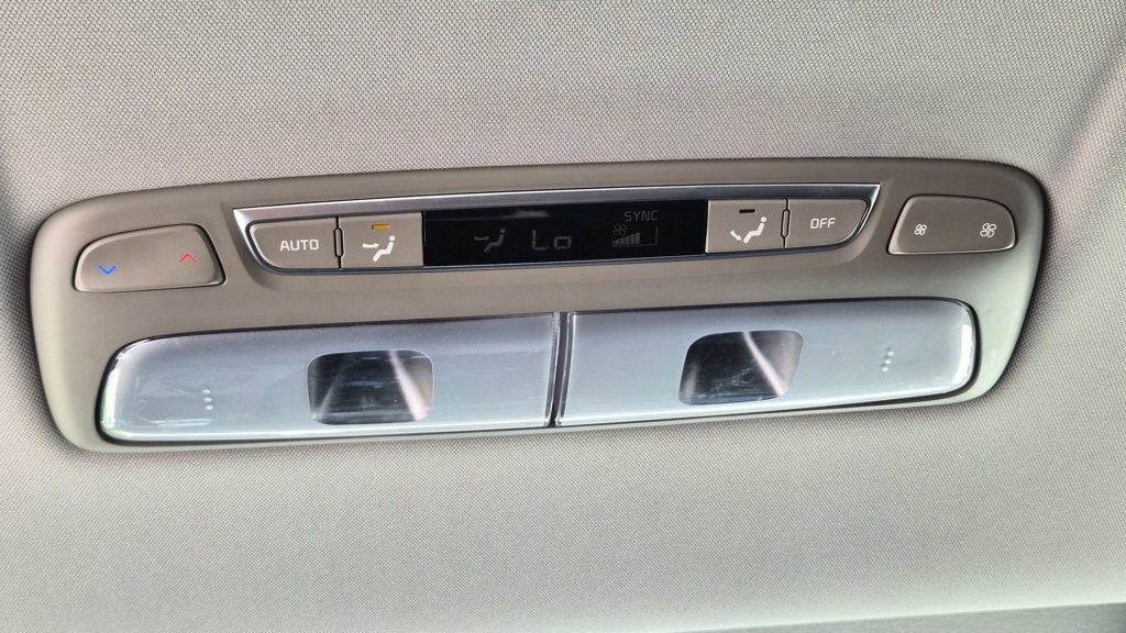 2025 Kia Telluride S photo 15