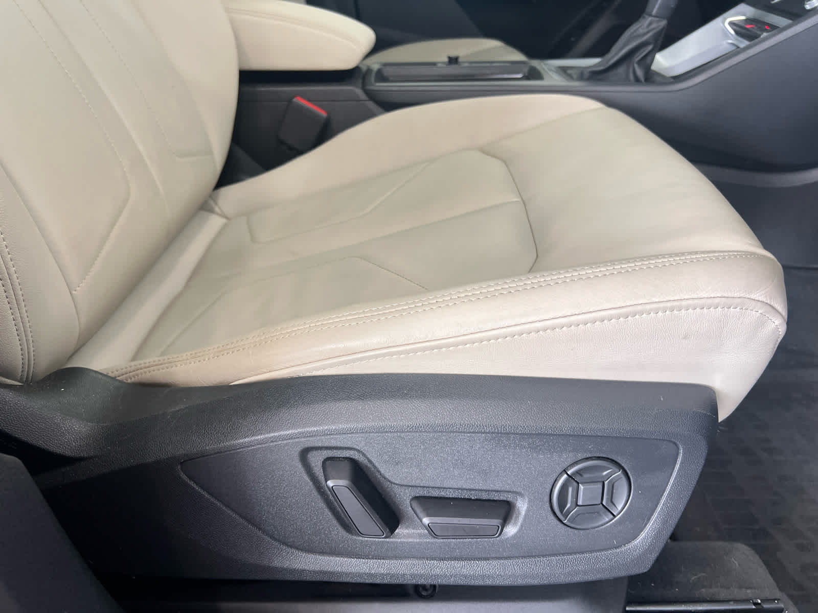 2022 Audi Q3 S line Premium photo 11