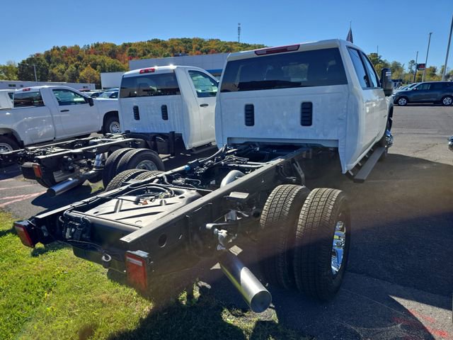 2026 Chevrolet Silverado 3500HD LT photo 4