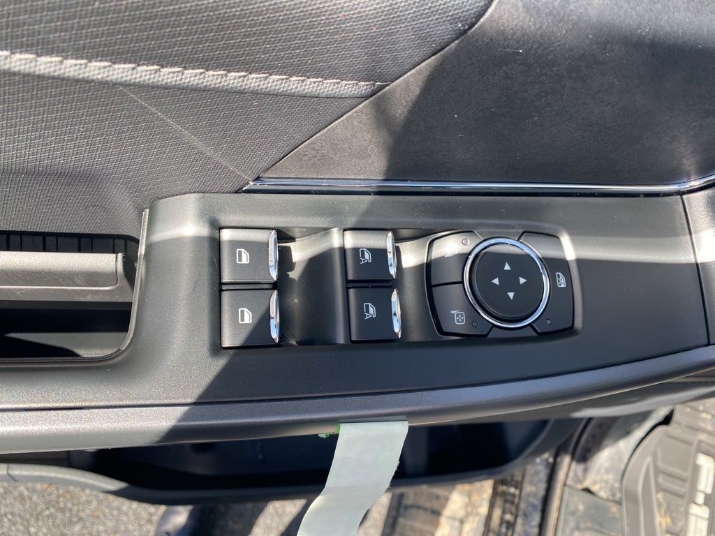 2025 Ford F-150 XLT photo 8