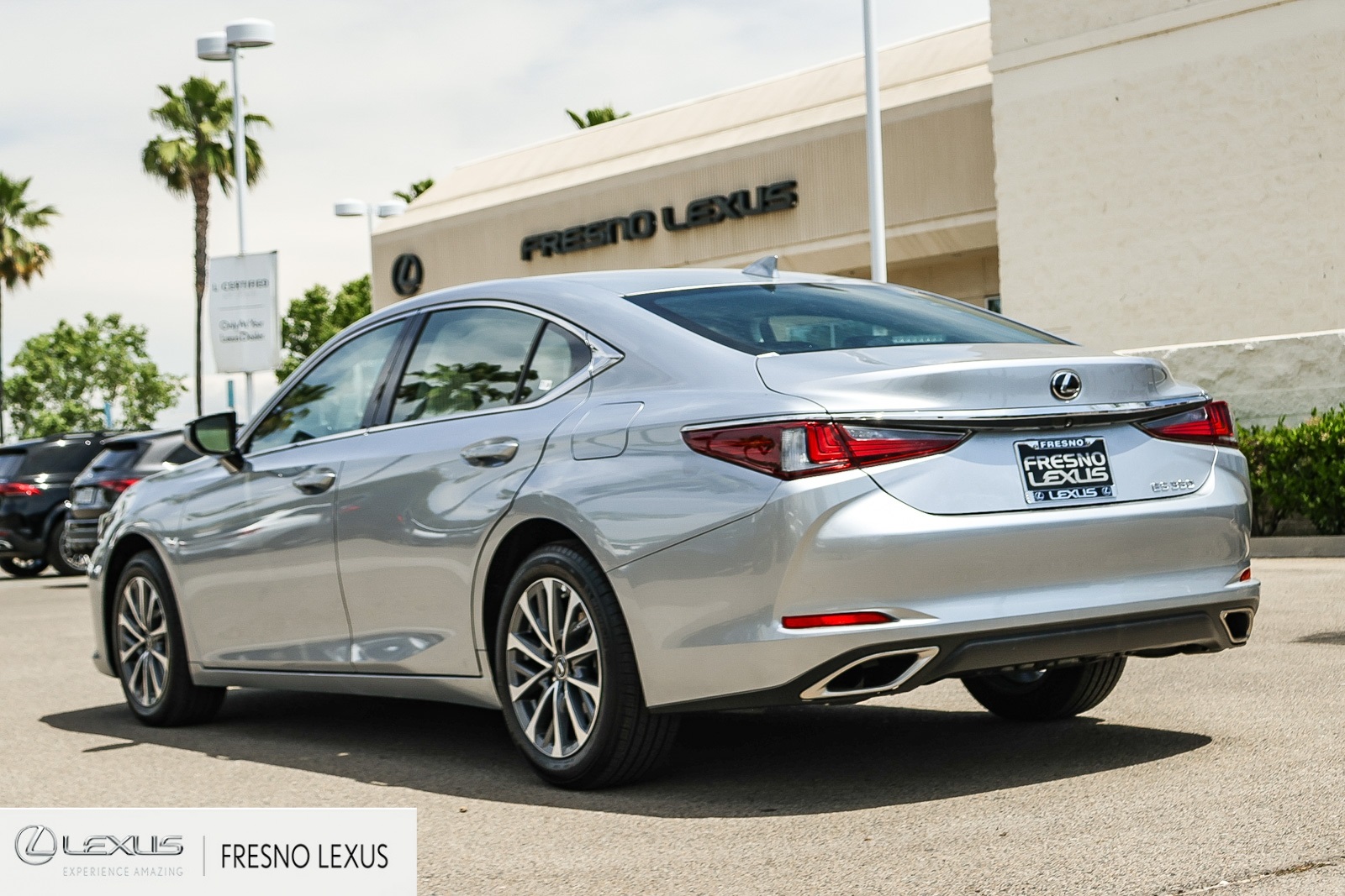 2025 Lexus ES 350 photo 4
