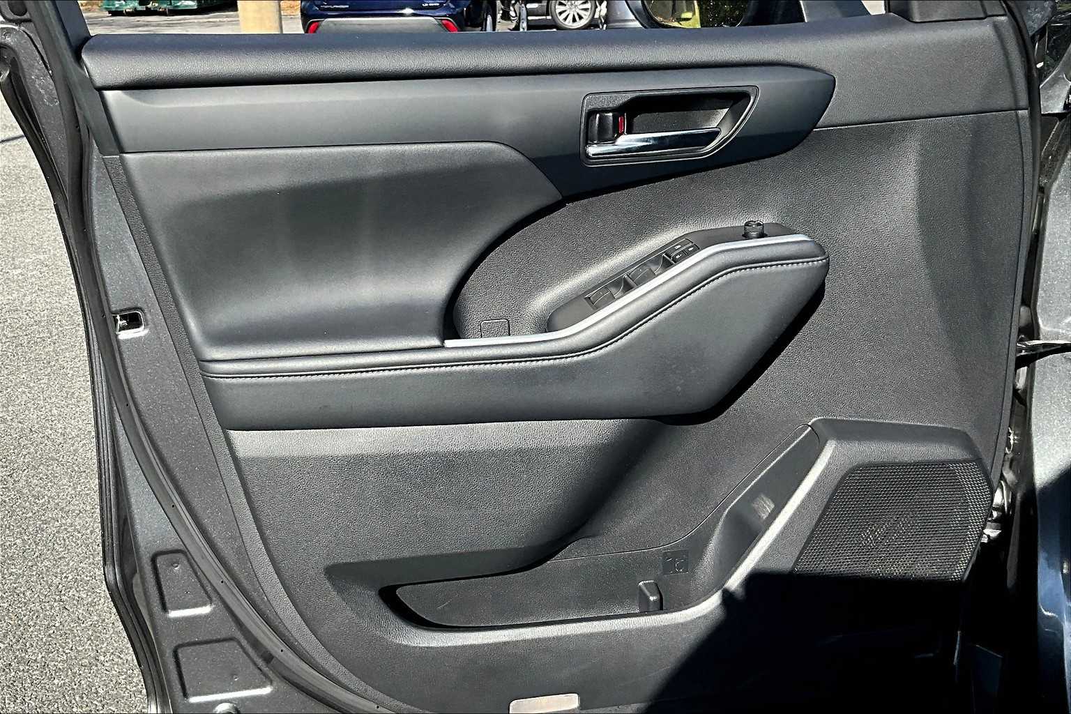 2022 Toyota Highlander XLE photo 21