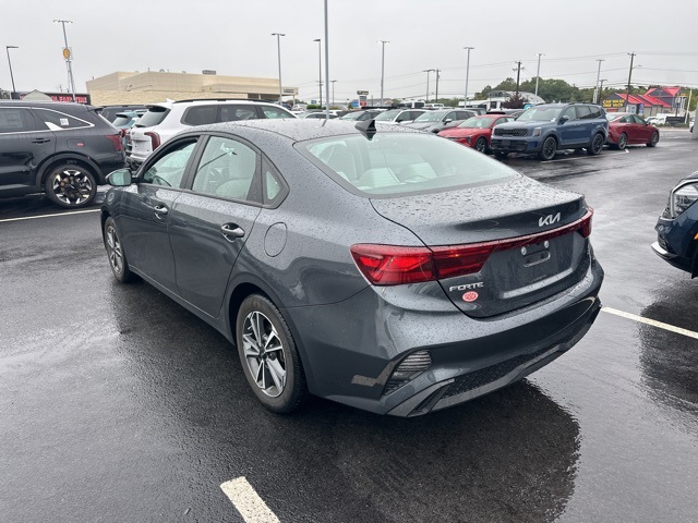 2023 Kia Forte LXS photo 6