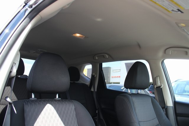 2019 Nissan Rogue SV photo 29