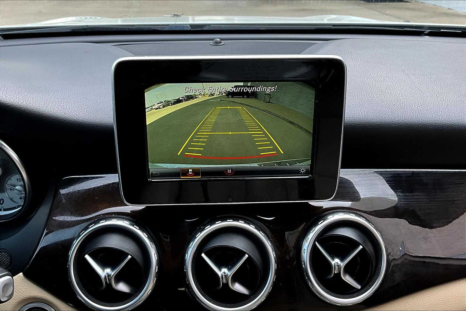 2016 Mercedes Benz GLA 250 photo 24