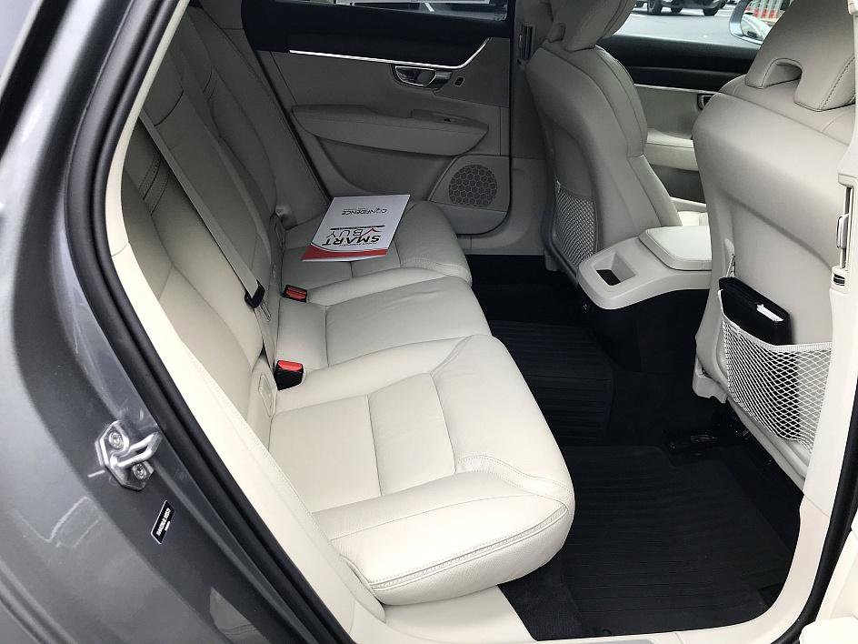 2020 Volvo V90 Cross Country T6 AWD photo 13
