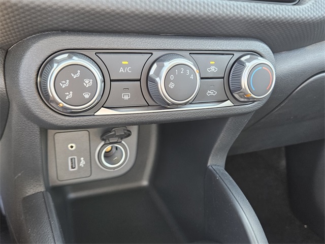 2025 Nissan Kicks Play S photo 18