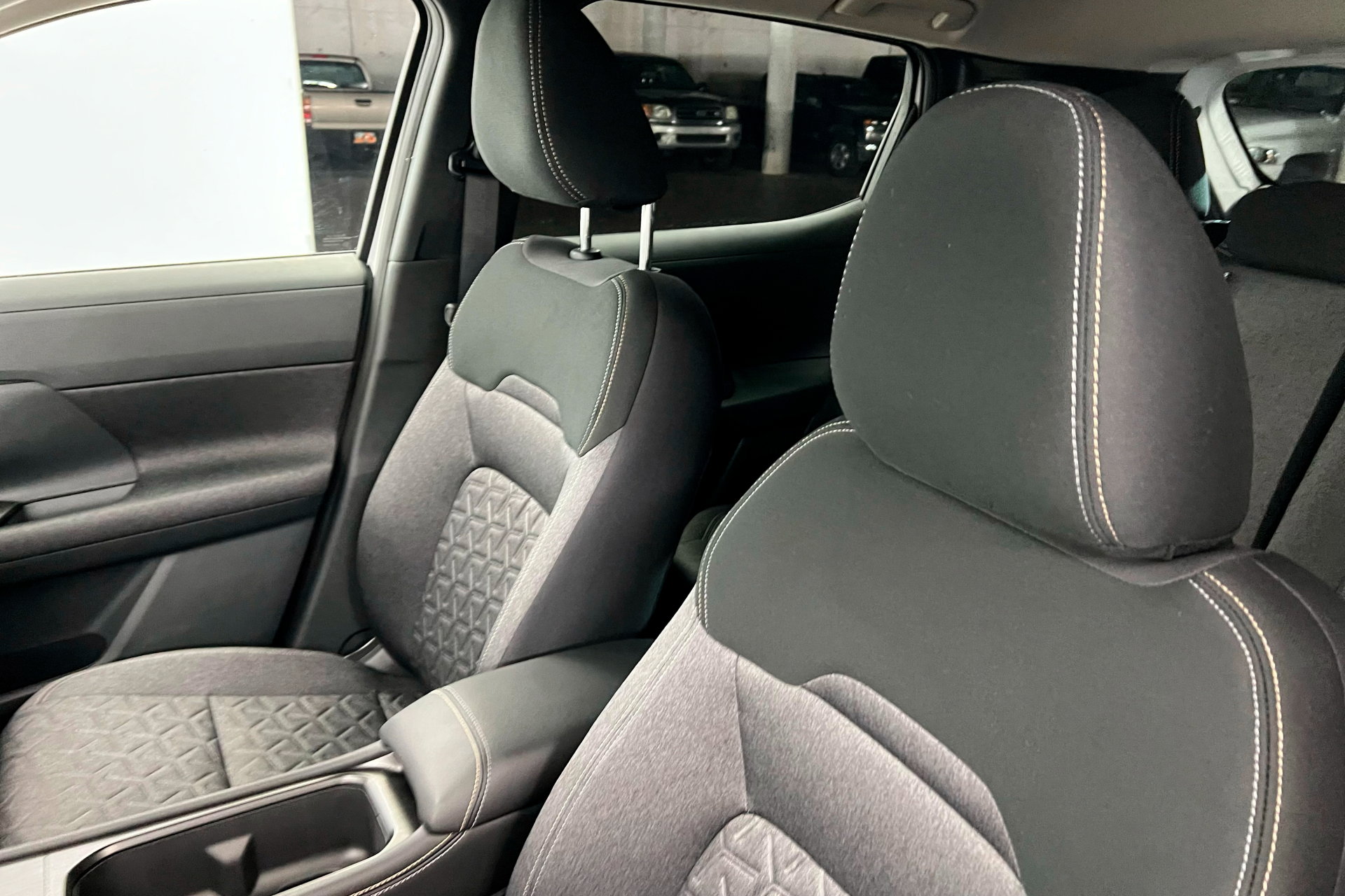2025 Nissan Kicks SV photo 15