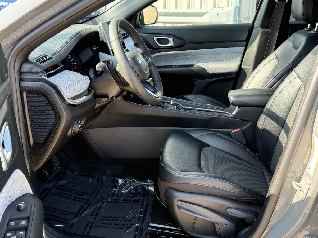 2024 Jeep Compass Latitude photo 13