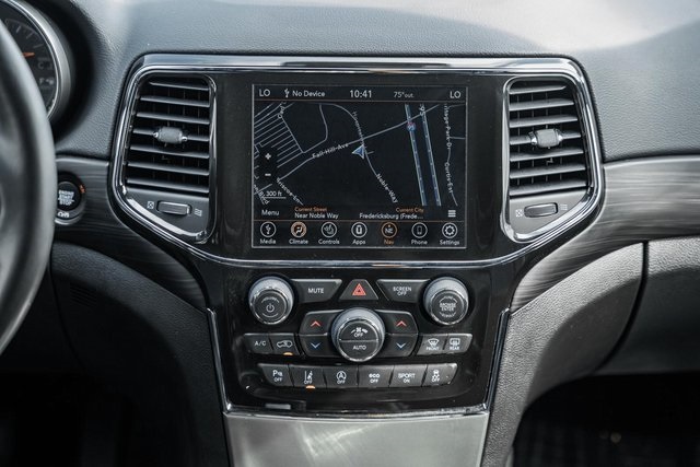 2021 Jeep Grand Cherokee Laredo photo 16