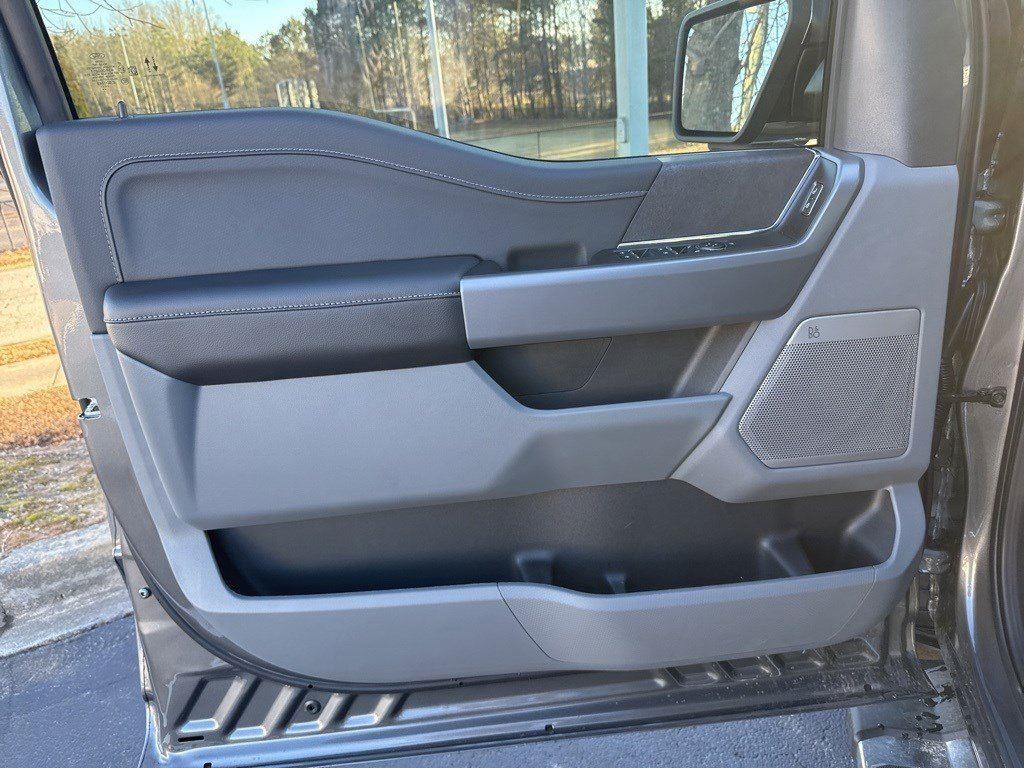 2025 Ford F-150 XLT photo 20
