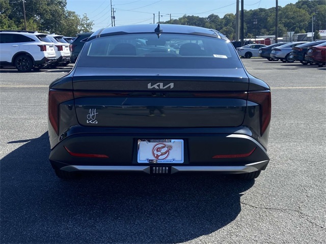 2025 Kia K4 LXS photo 3