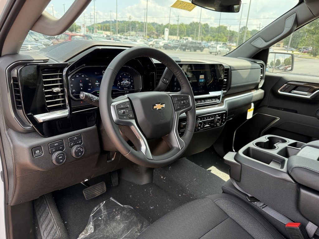 2025 Chevrolet Silverado 1500 LT photo 10