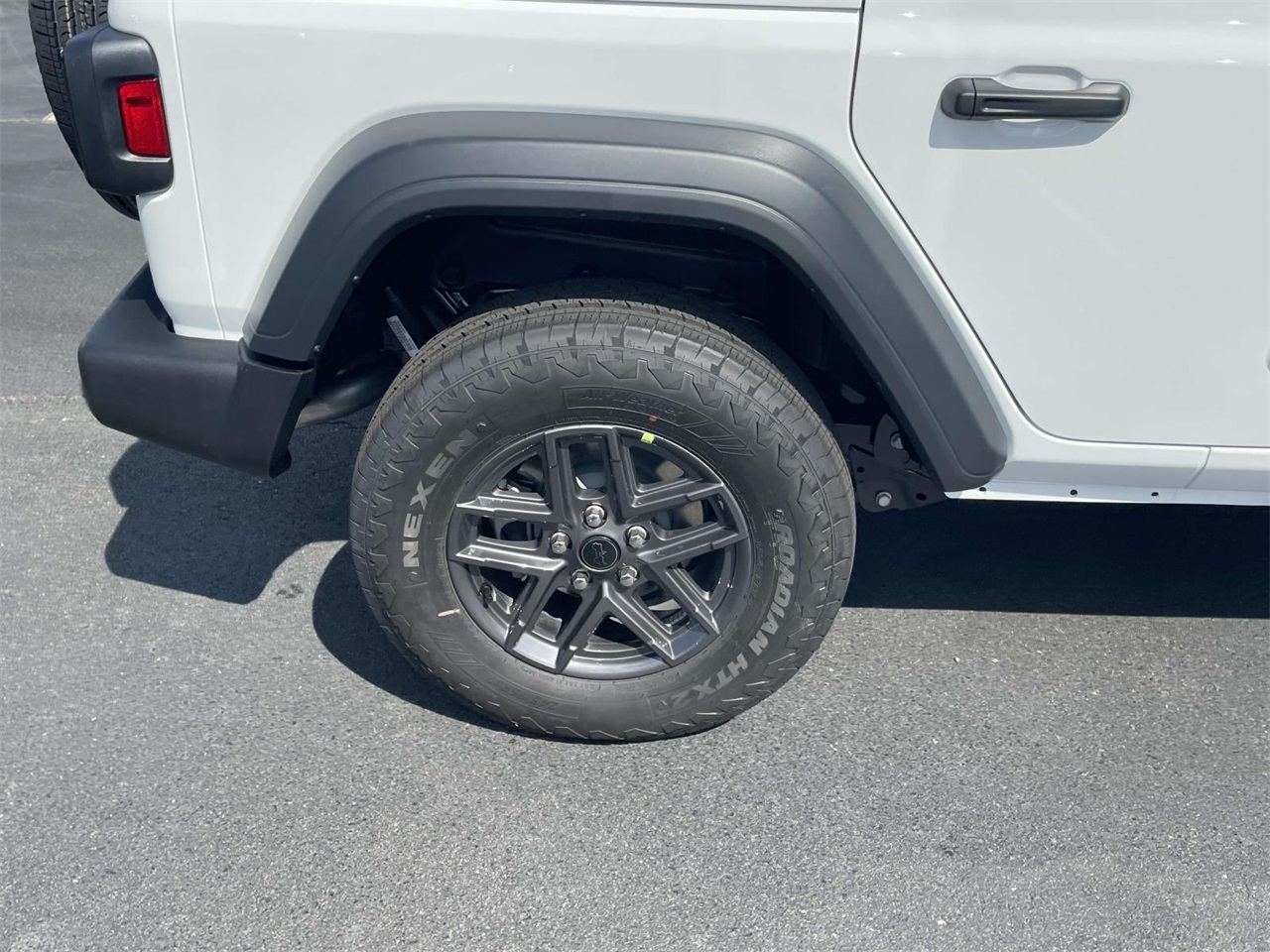 2025 Jeep Wrangler Sport S photo 31