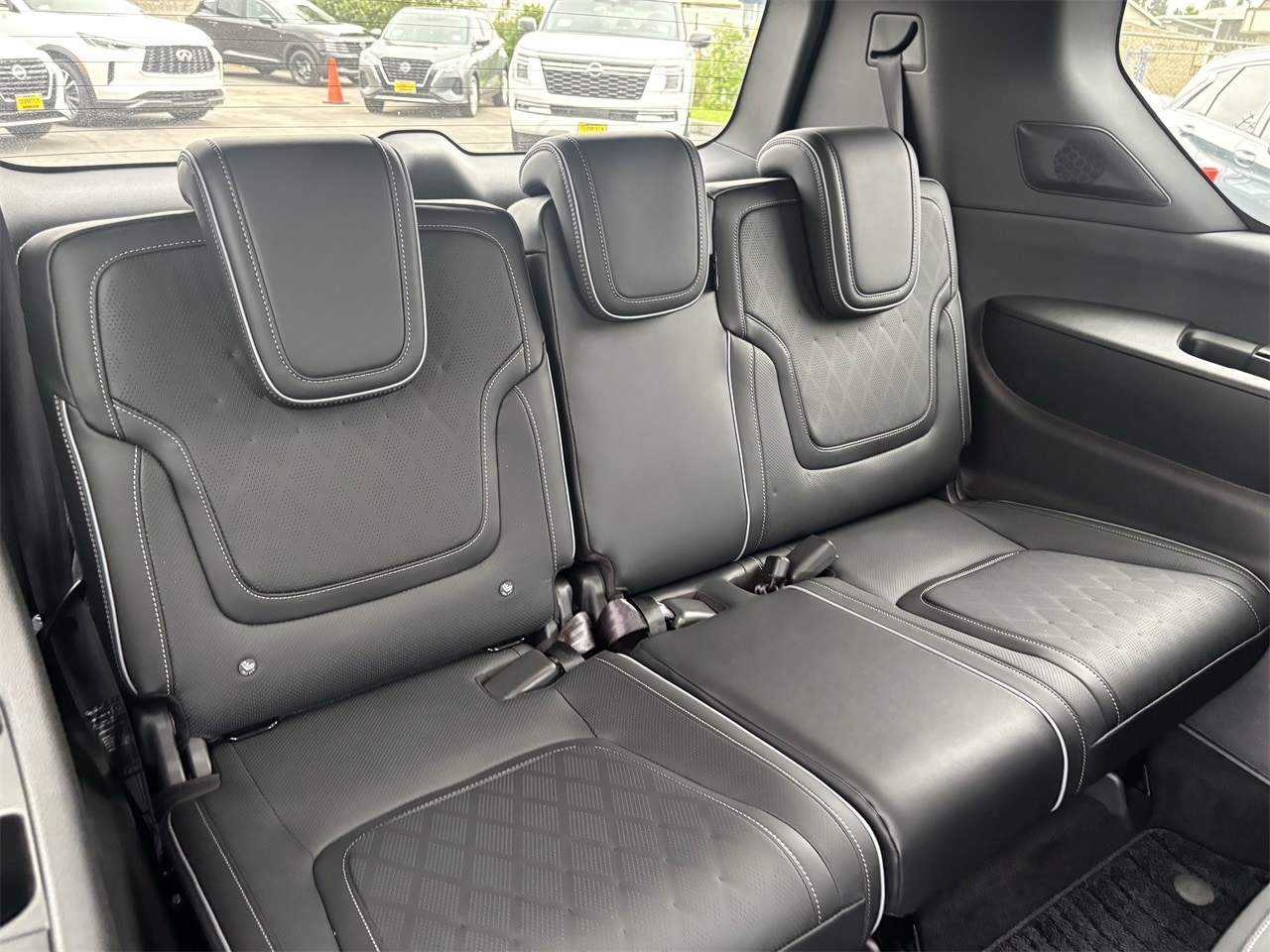 2025 Infiniti QX80 photo 11