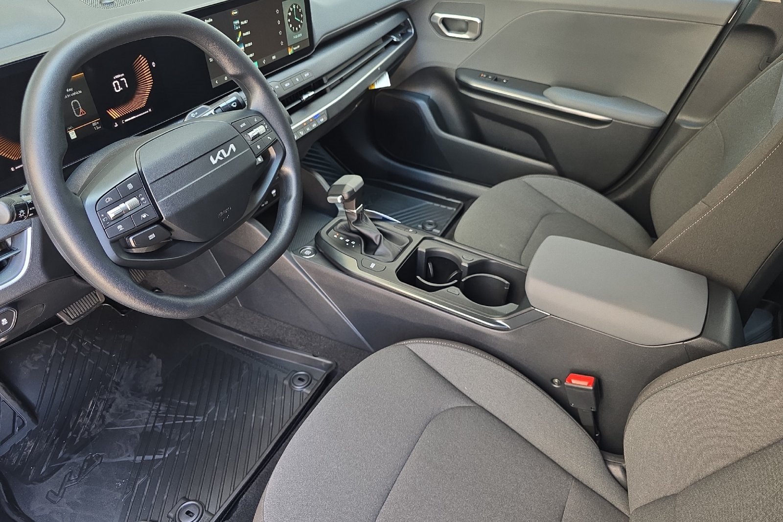 2025 Kia K4 LXS photo 6