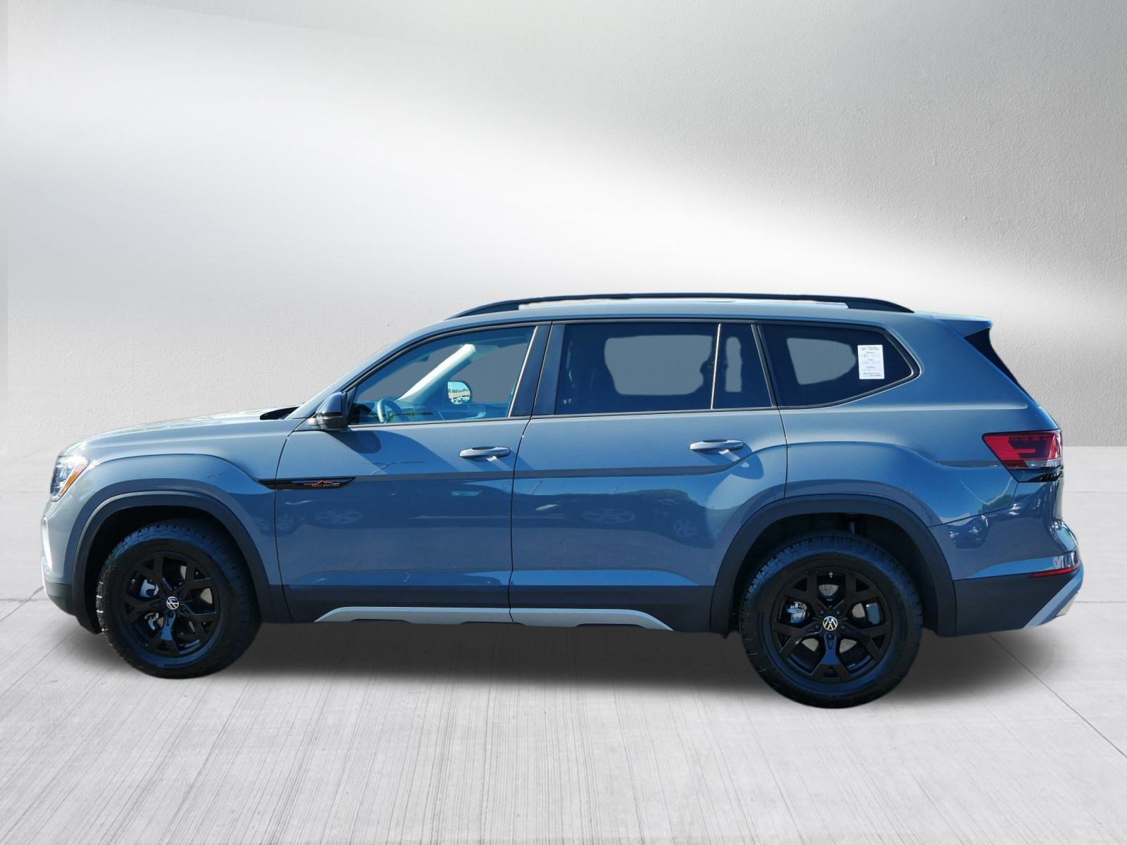 2024 Volkswagen Atlas Peak Edition SEL photo 4