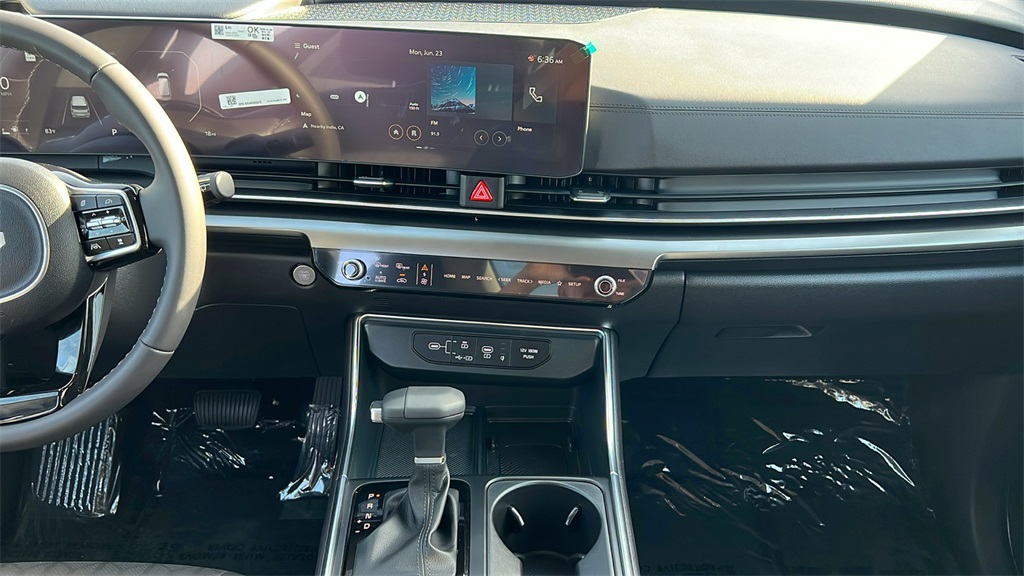2026 Kia Carnival SX photo 12