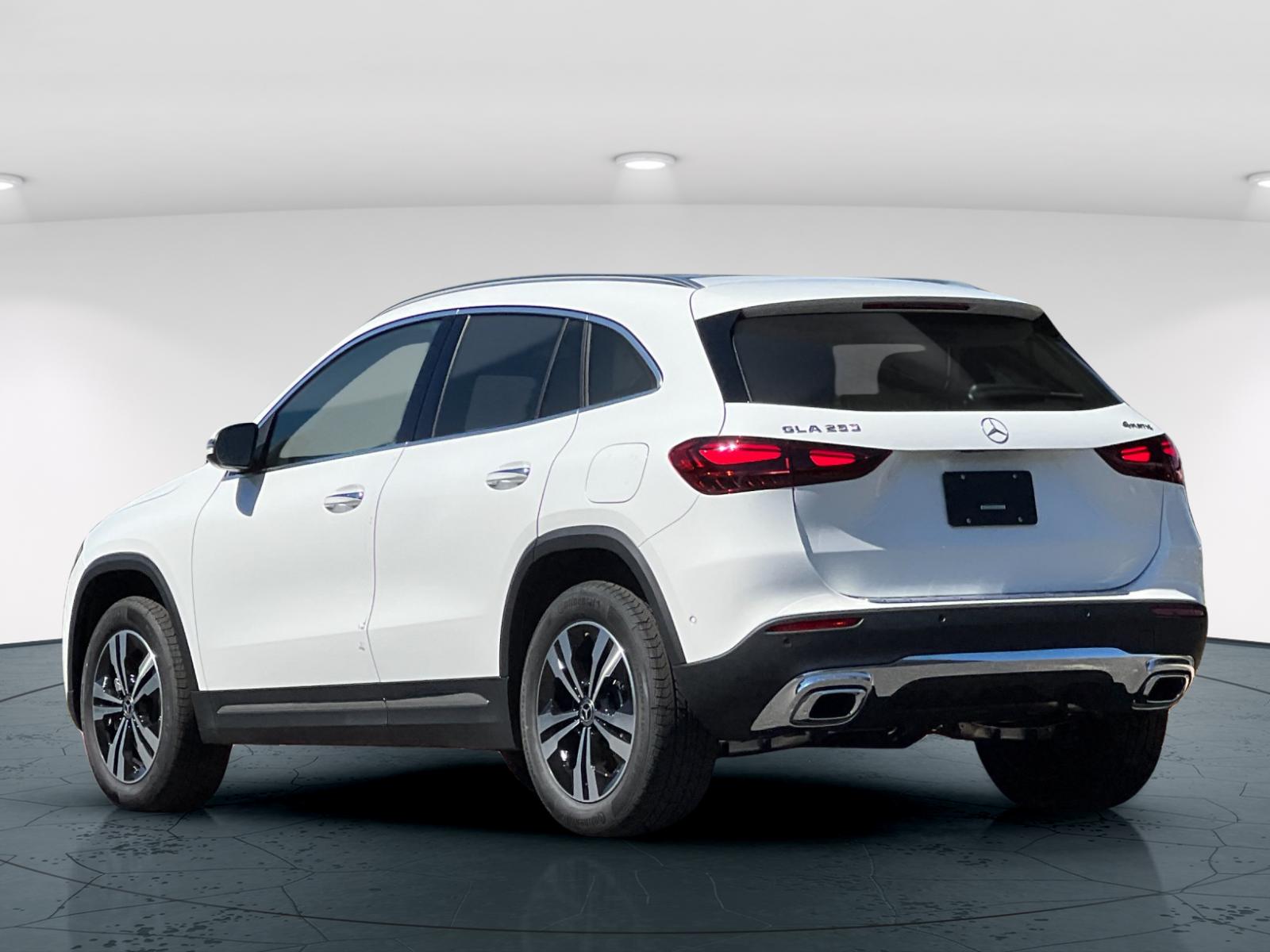 2026 Mercedes Benz GLA 250 4MATIC photo 4
