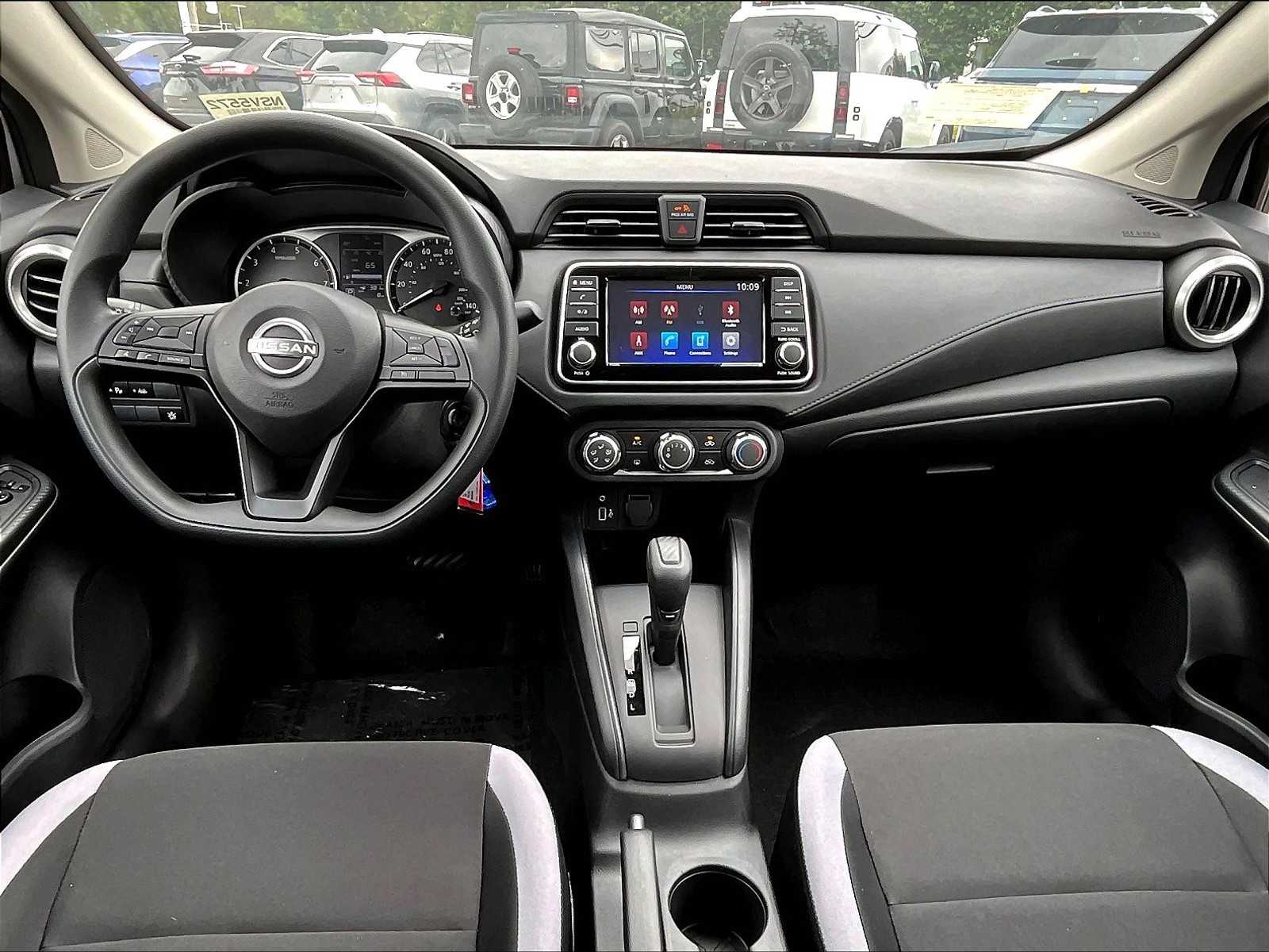 2025 Nissan Versa S photo 11