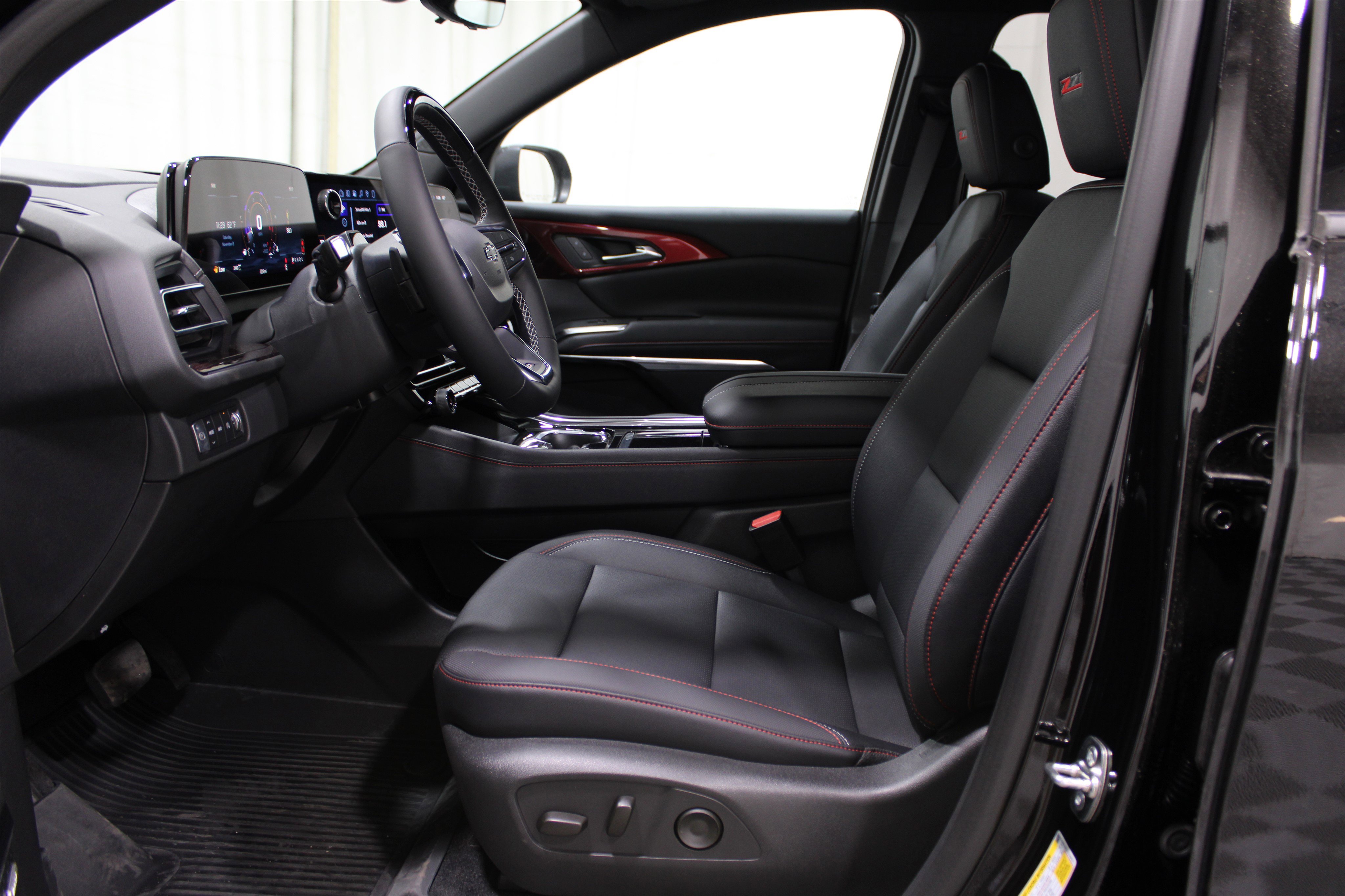 2026 Chevrolet Traverse Z71 photo 4