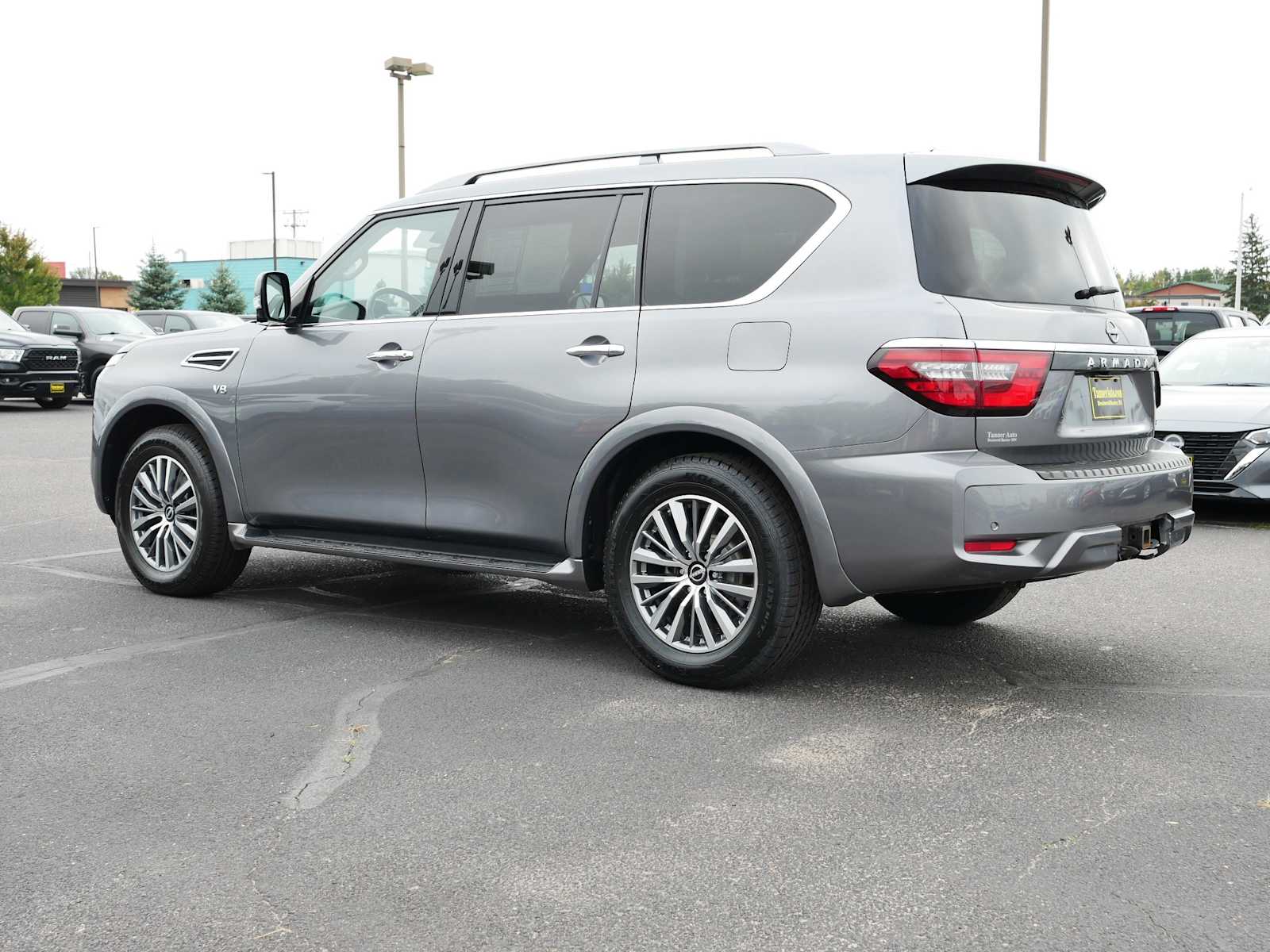 2021 Nissan Armada SL photo 5
