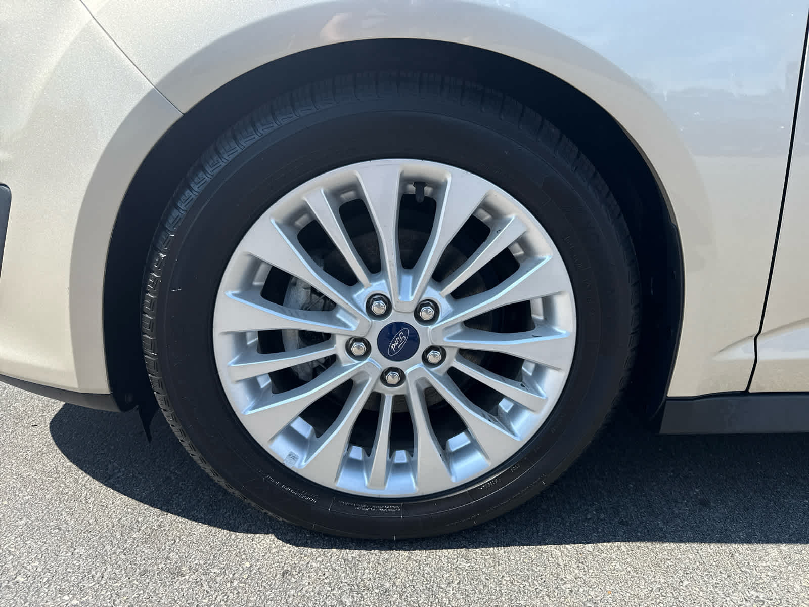 2017 Ford C-Max Hybrid SE photo 9