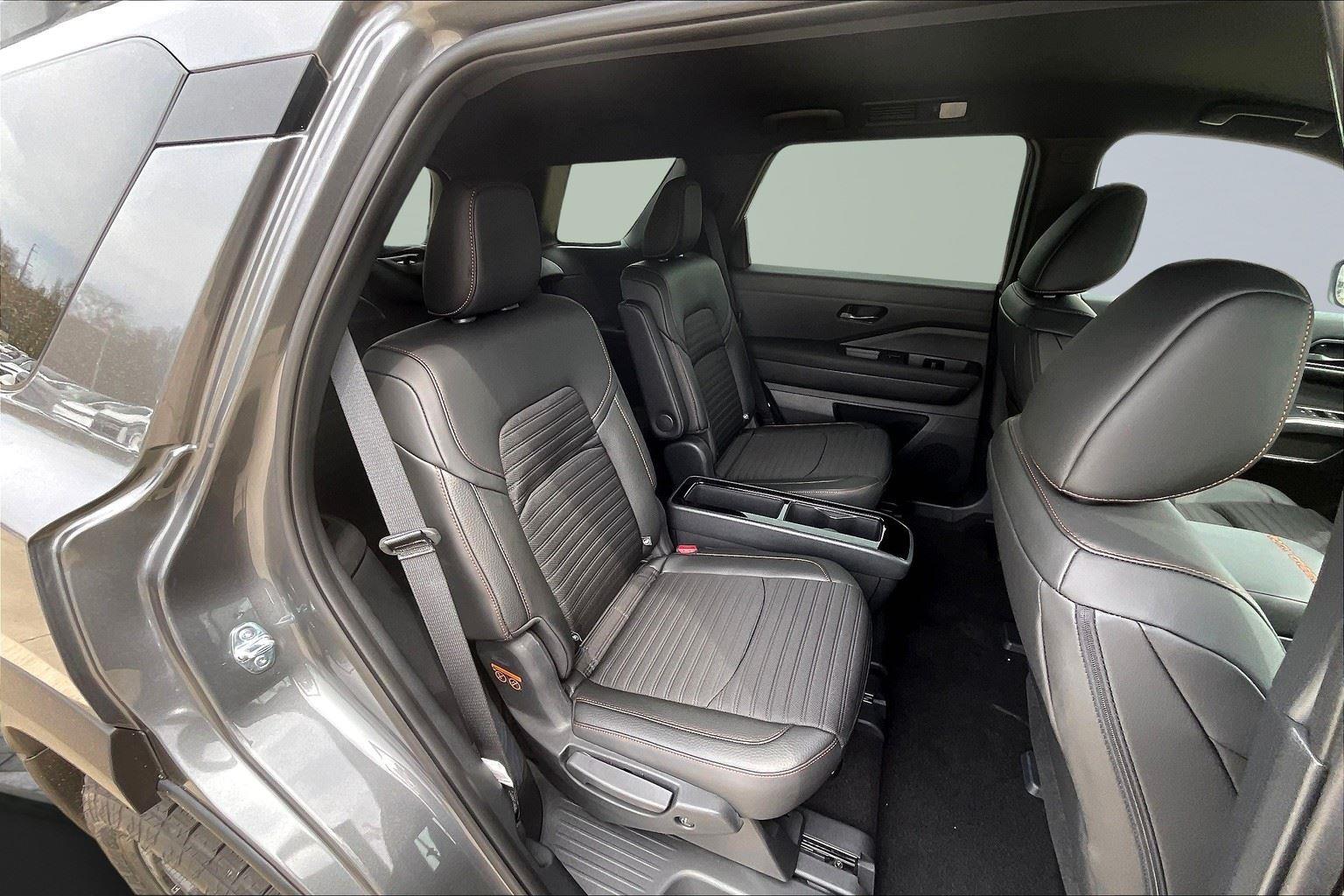 2025 Nissan Pathfinder Rock Creek photo 9