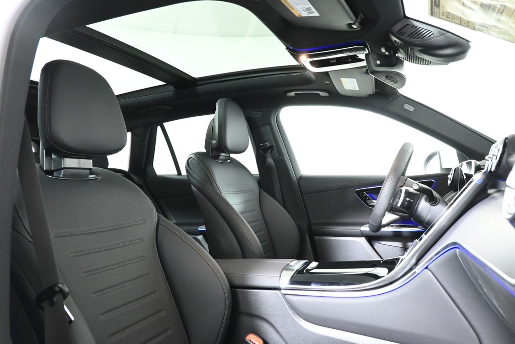 2025 Mercedes Benz GLC 300 4MATIC photo 18