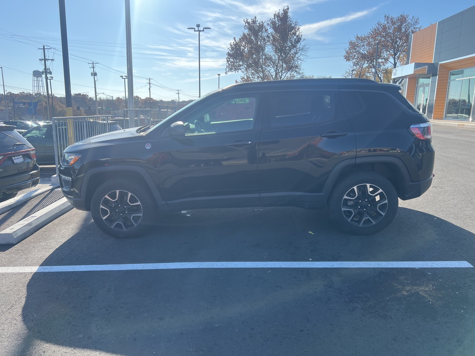 Used 2019 Jeep Compass Trailhawk with VIN 3C4NJDDB3KT754120 for sale in Kansas City