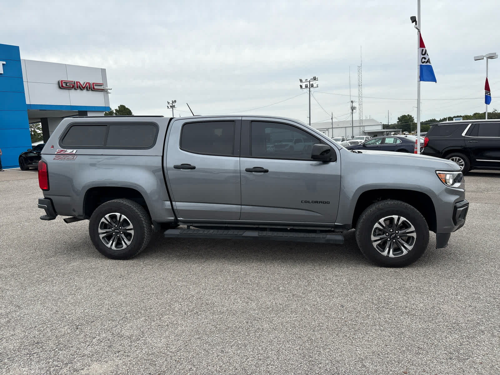 2021 Chevrolet Colorado Z71 photo 2