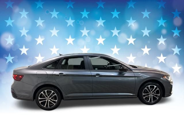 2025 Volkswagen Jetta 1.5T Sport photo 3