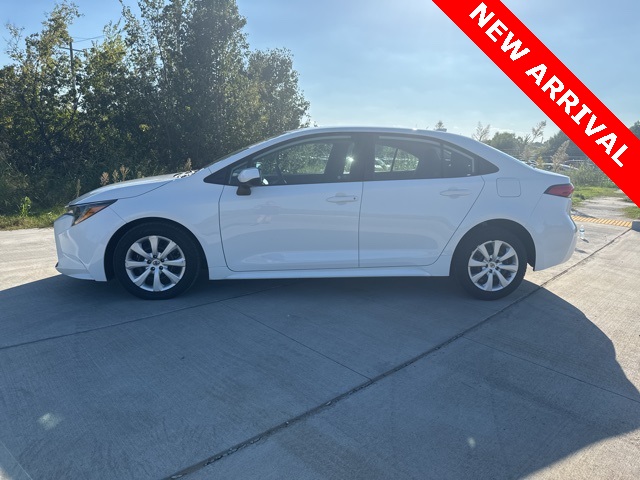 2021 Toyota Corolla LE photo 6