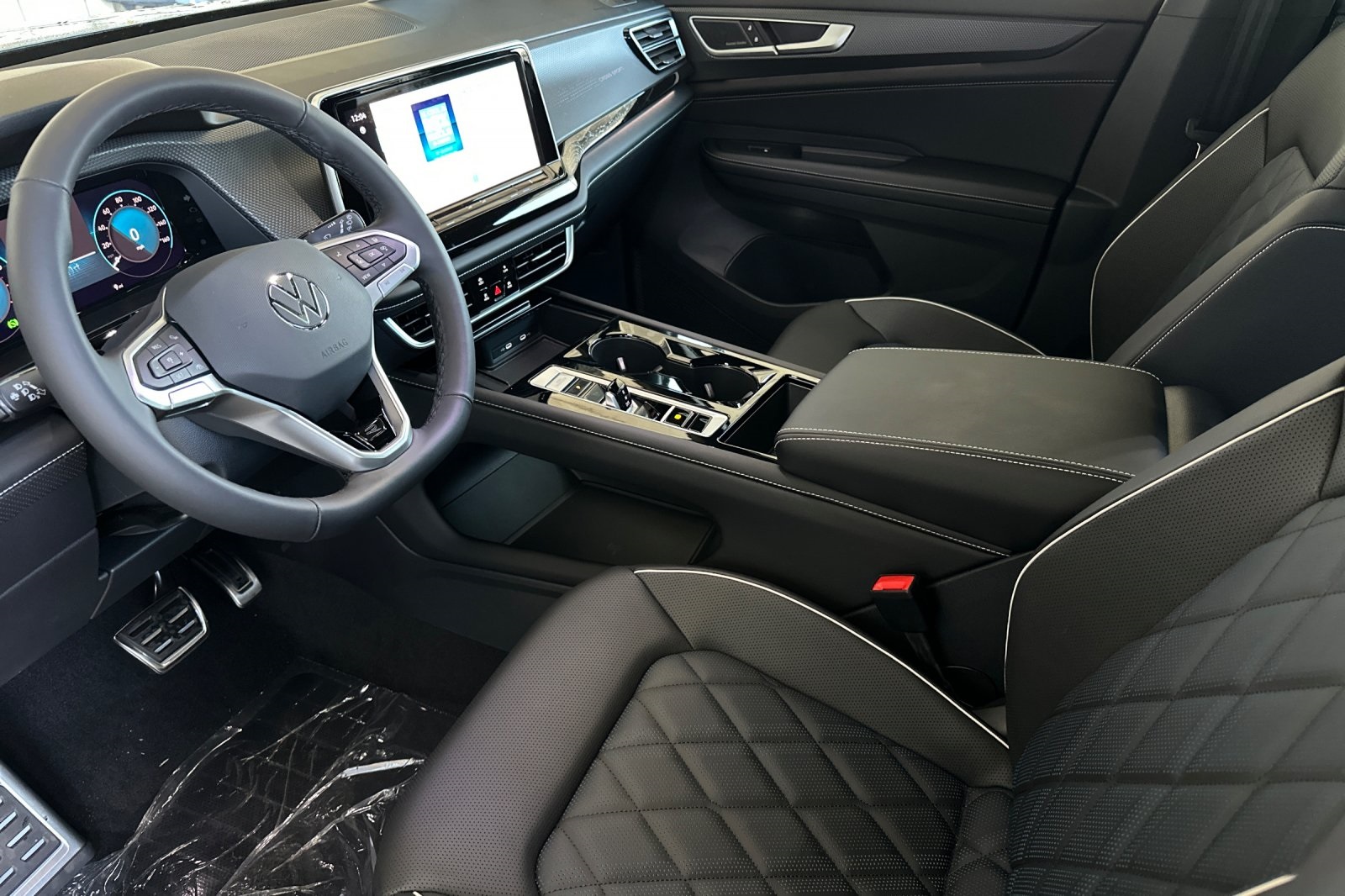 2026 Volkswagen Atlas Cross Sport SEL Premium R-Line photo 10