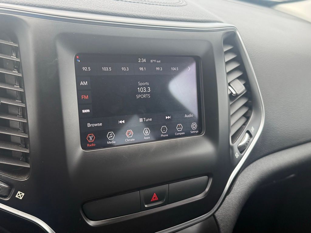 2019 Jeep Cherokee Latitude photo 10